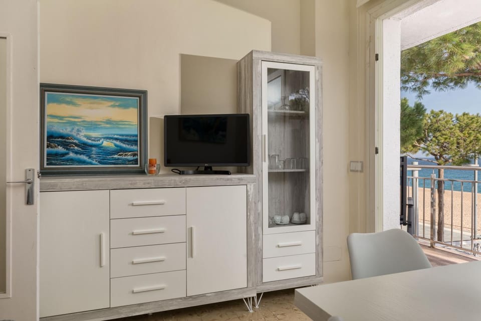 Communal lounge/ TV room, TV and multimedia