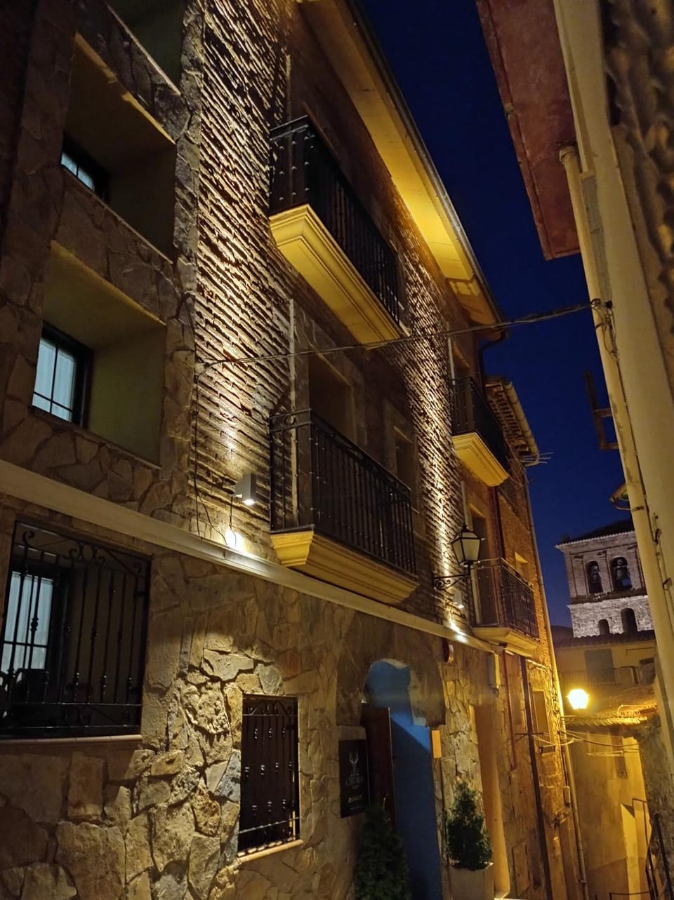 Property building, Facade/entrance, Night