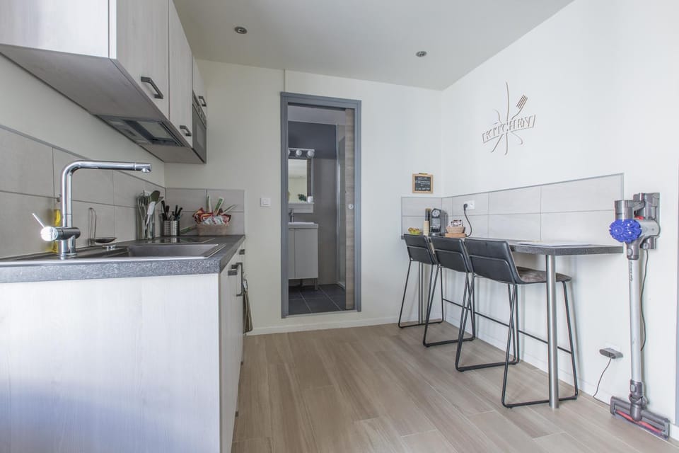 Kitchen or kitchenette, Communal kitchen