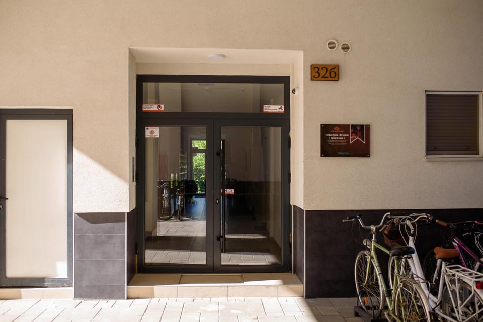 Facade/entrance