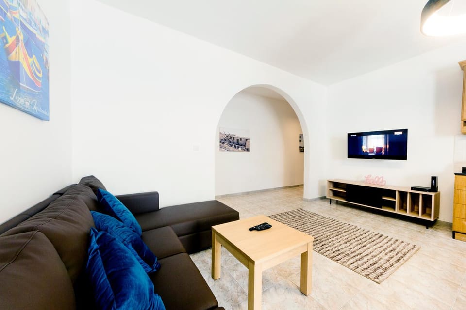 Central 3 Bedroom Entire Apartment Msida Apartment in Malta