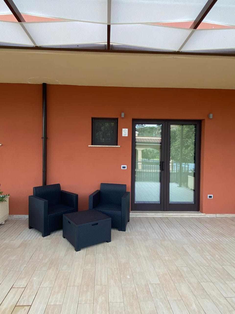 Patio, Facade/entrance