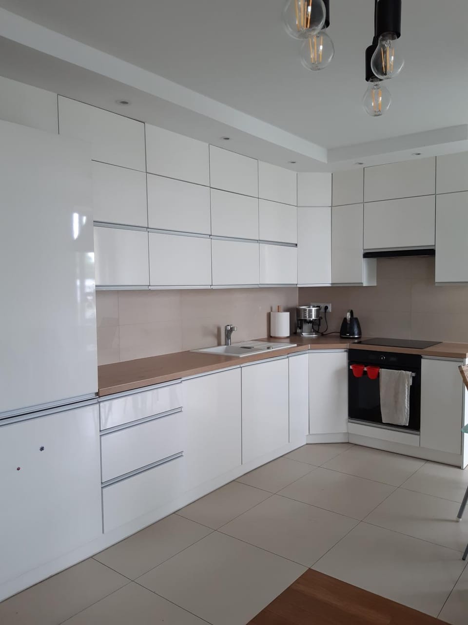 Kitchen or kitchenette, Living room, Seating area, Dining area, Bedroom
