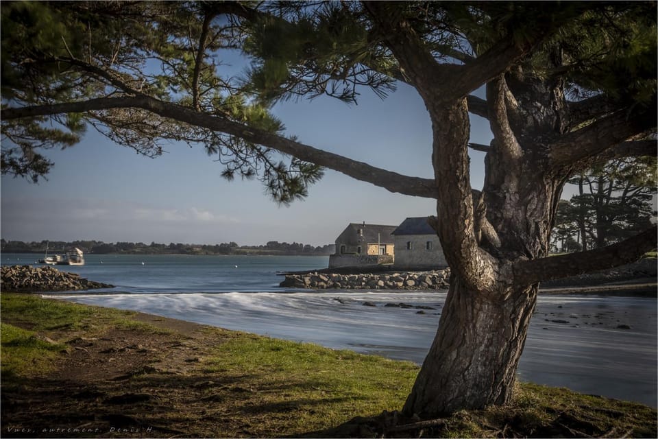 Nearby landmark, Day, Natural landscape