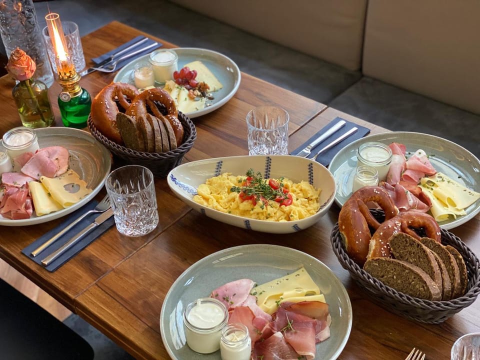 Restaurant/places to eat, Breakfast, Breakfast