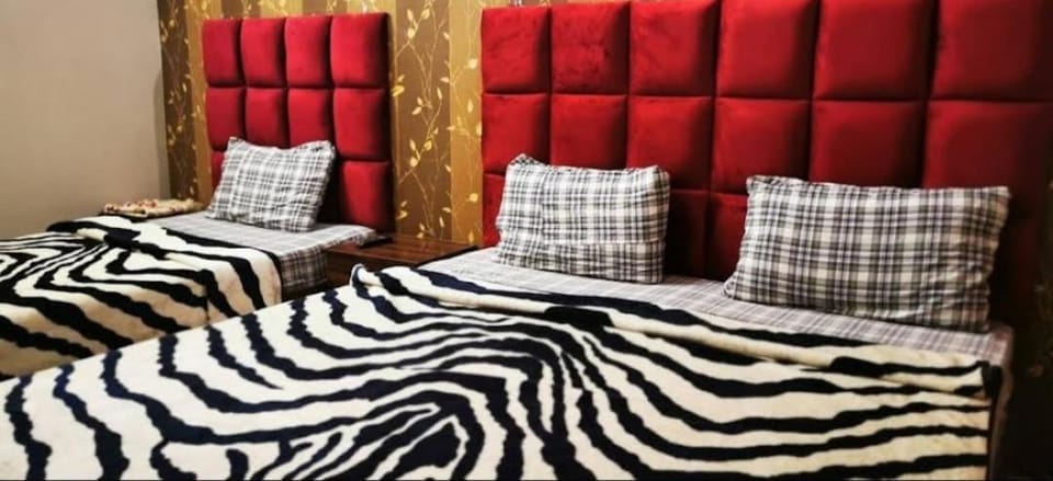 Karachi Guest House Bed and Breakfast in Karachi