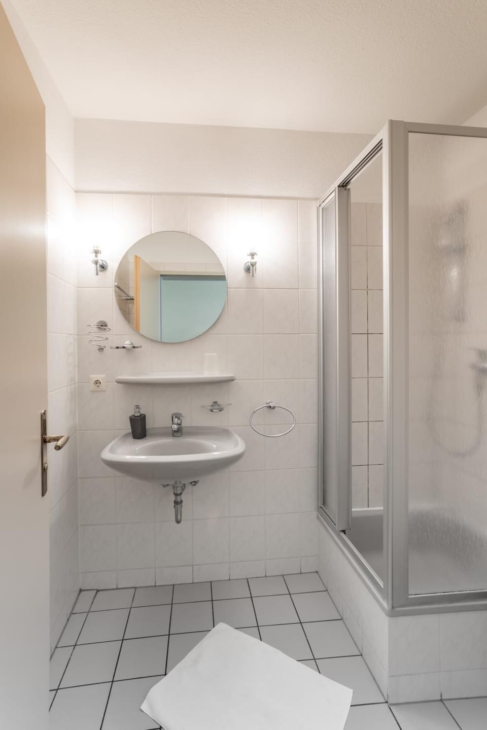 Shower, Bathroom, towels