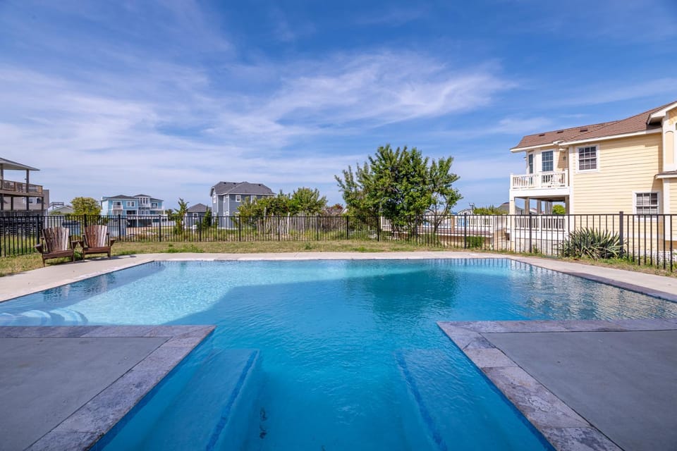 Idaho Surf Club - Duck, Carolina Dunes, Ocean View, 130 Yds to Beach, Pool, Pets OK, Flex Stays House in Duck