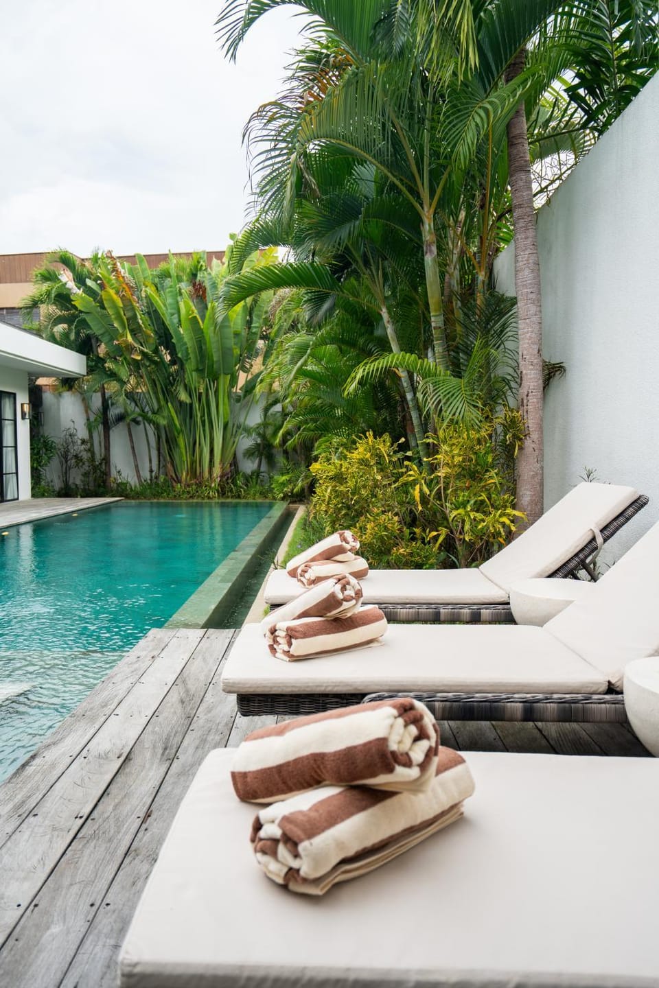 Pool view, Pool view, Swimming pool, Swimming pool, sunbed