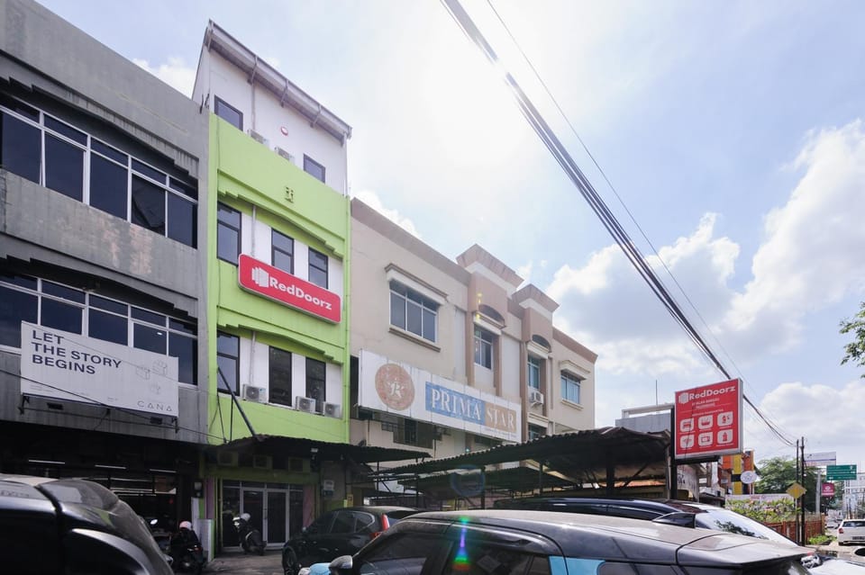 Facade/entrance