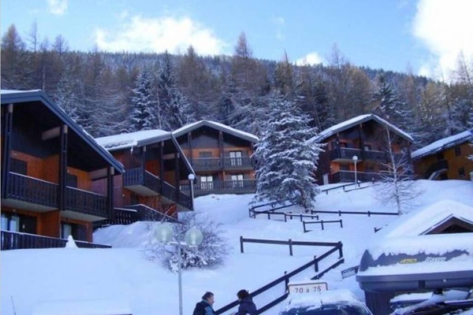 appartement en chalet au pied des pistes Apartment in Piedmont