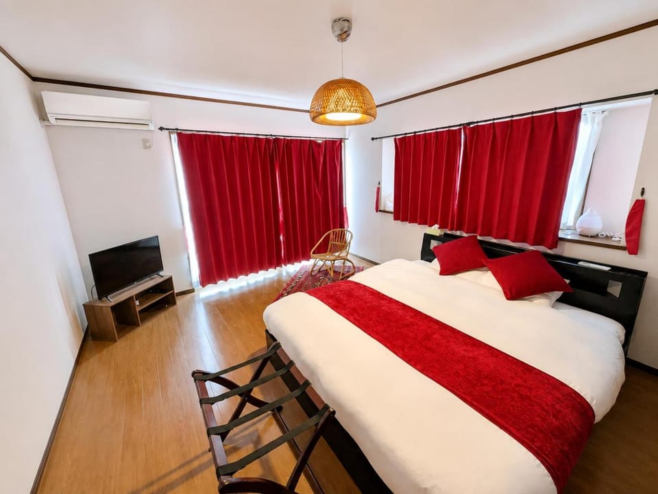 Bed, Bedroom, air conditioner