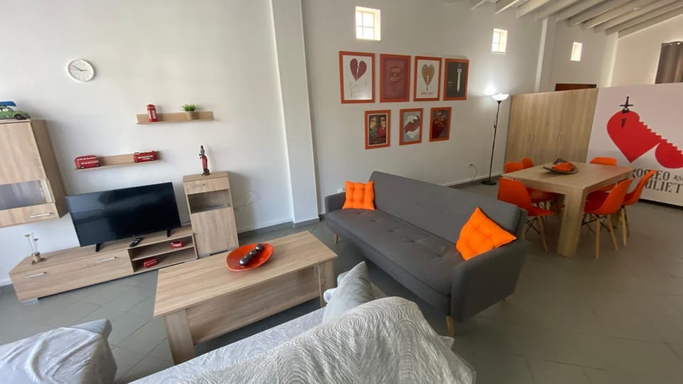 TV and multimedia, Living room, Seating area