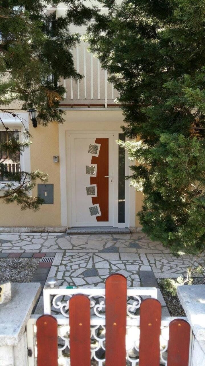 Property building, Facade/entrance