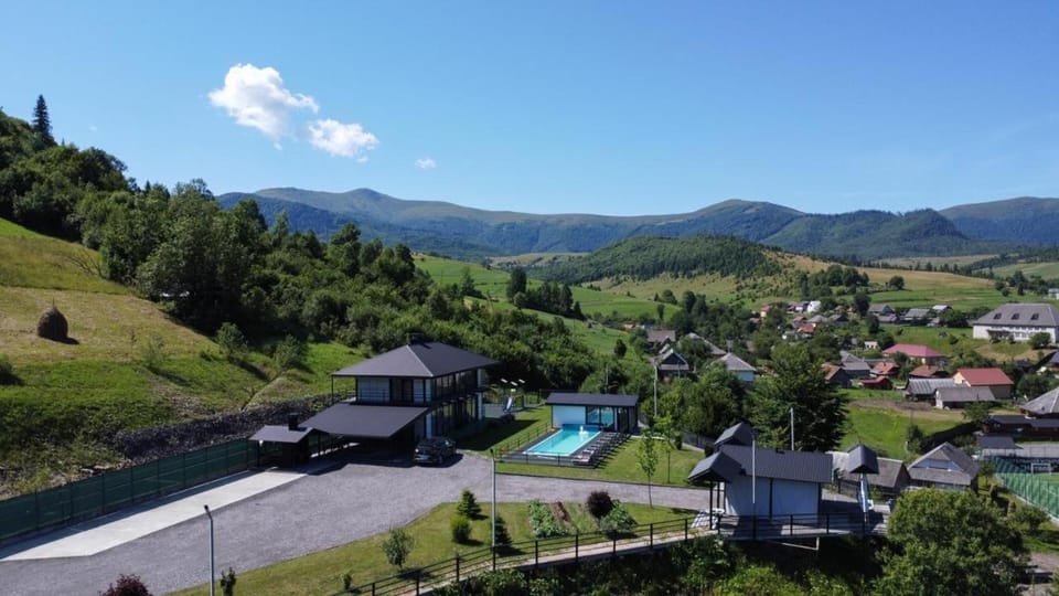 Дача на горі Apartment in Ukraine