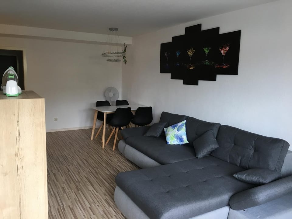 Sindel Living Luxurious 1 Bed room Business Apt near Daimler Apartment in Böblingen