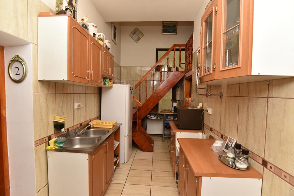 CASA TUDOR Bed and Breakfast in Prahova, Romania