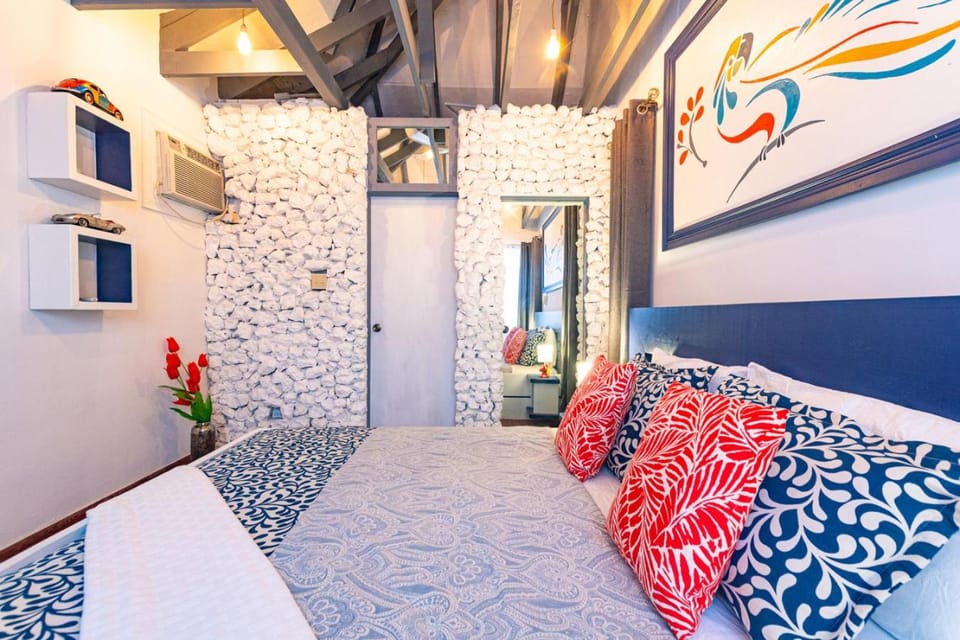 Bed, Bathroom