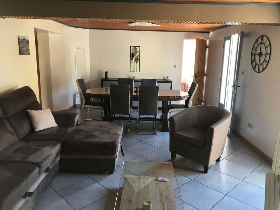 Living room, Seating area, Dining area