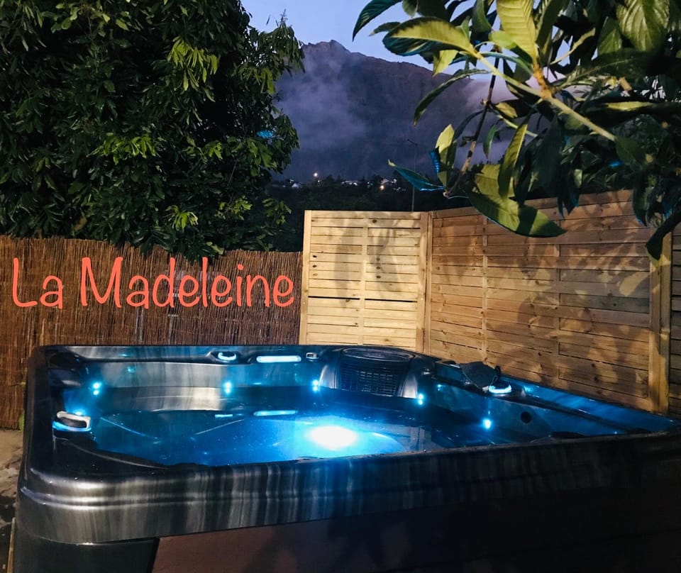 Natural landscape, Hot Tub