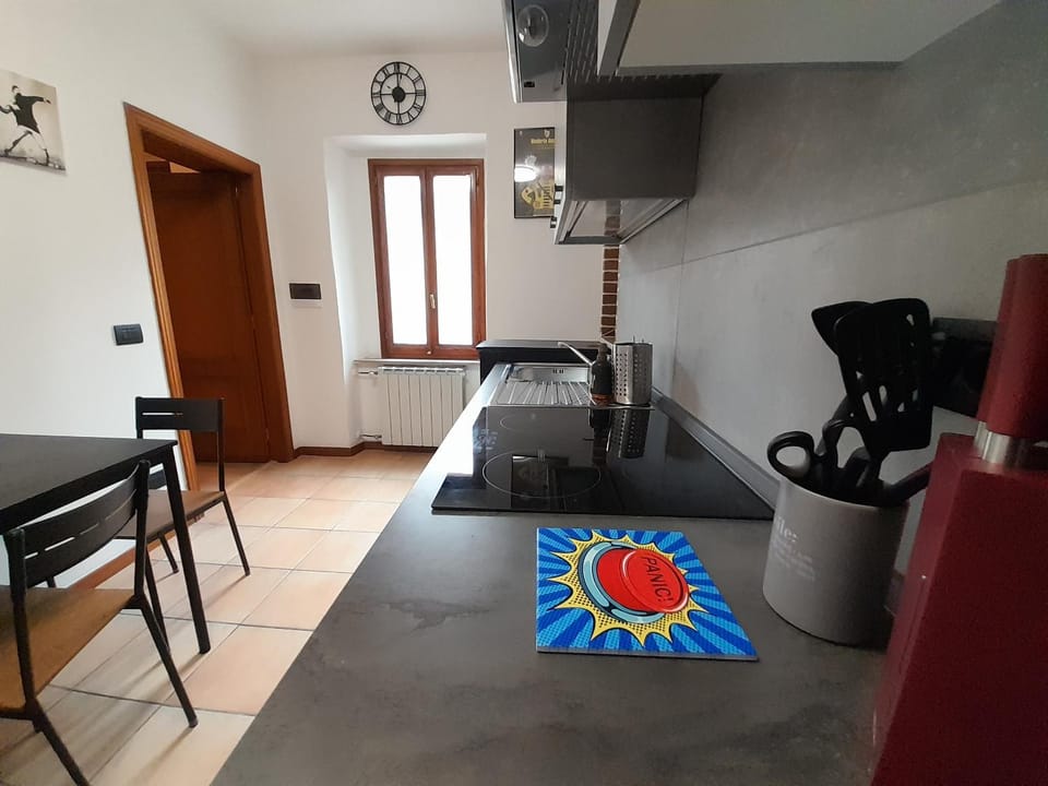 Kitchen or kitchenette, Living room, Dining area