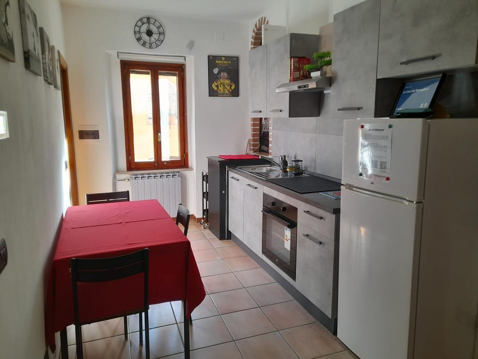 Kitchen or kitchenette, kitchen