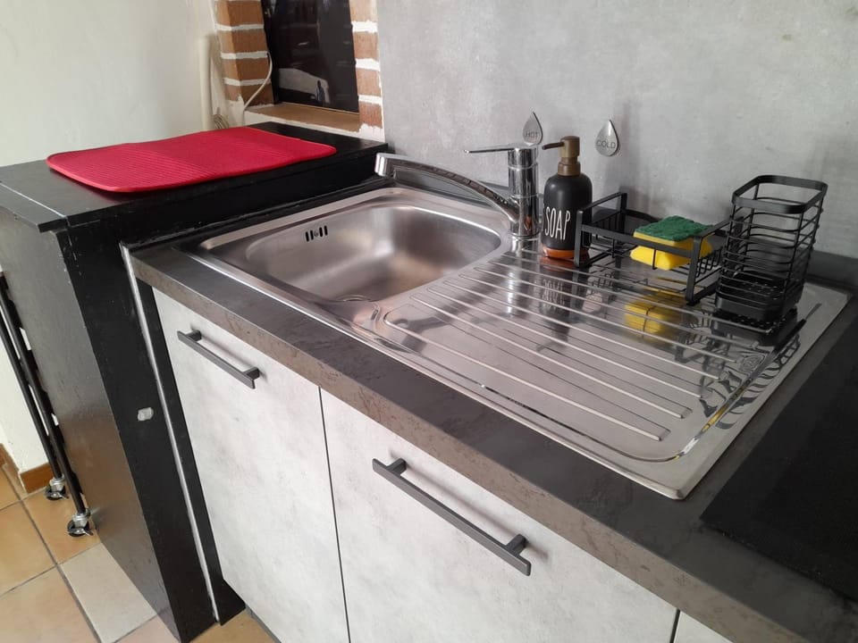 Kitchen or kitchenette, kitchen