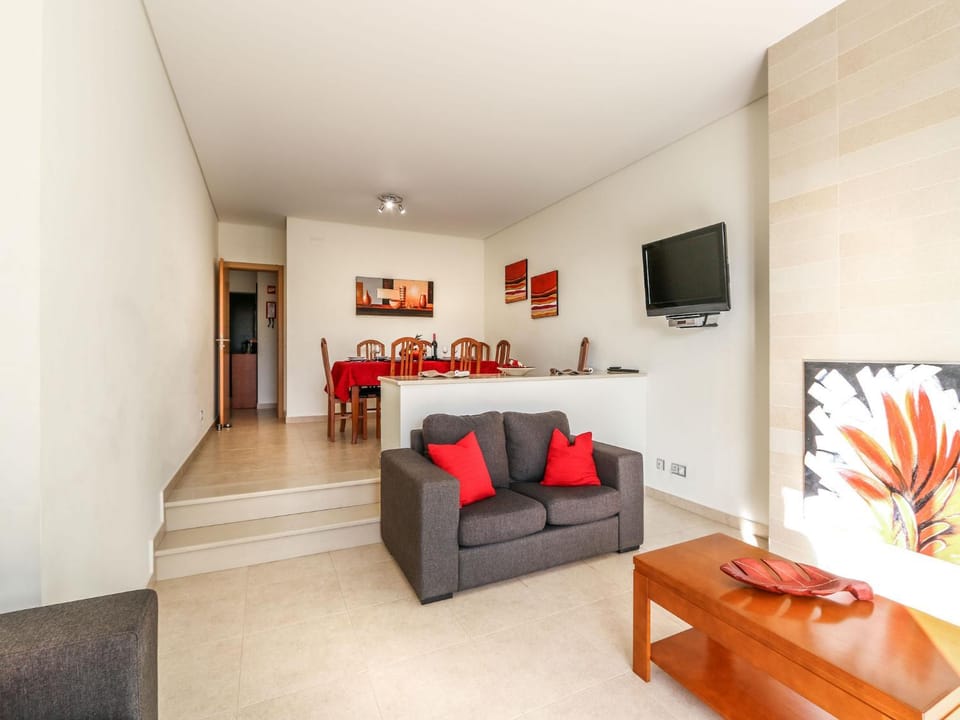 TV and multimedia, Balcony/Terrace, Living room, Dining area, Area and facilities