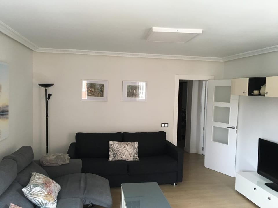 Communal lounge/ TV room, Dining area