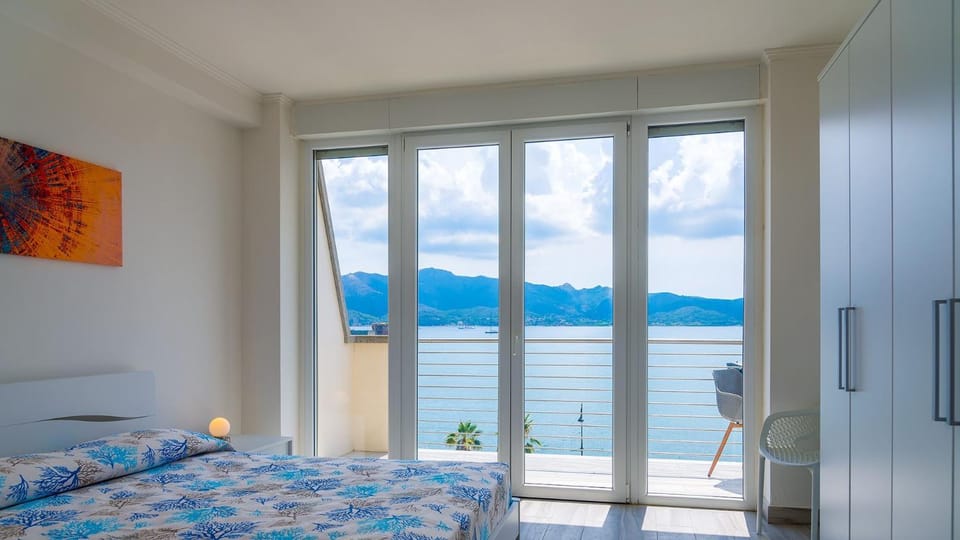 Bedroom, Sea view
