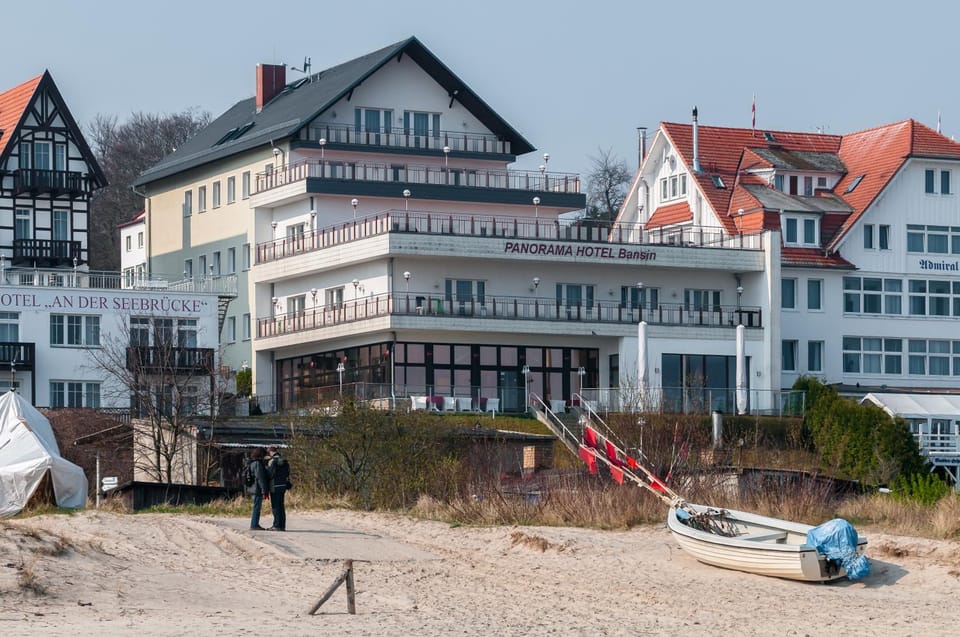 Property building, Facade/entrance