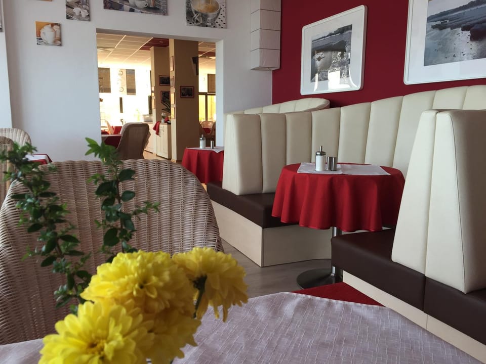 Restaurant/places to eat, Decorative detail