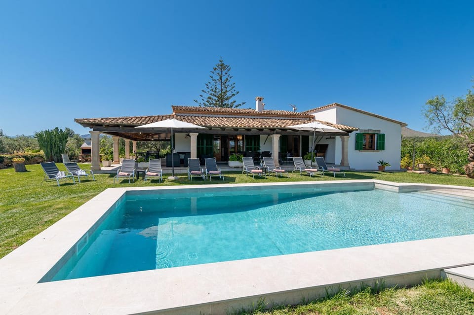 Property building, Day, Garden, Garden view, Pool view, Swimming pool, sunbed