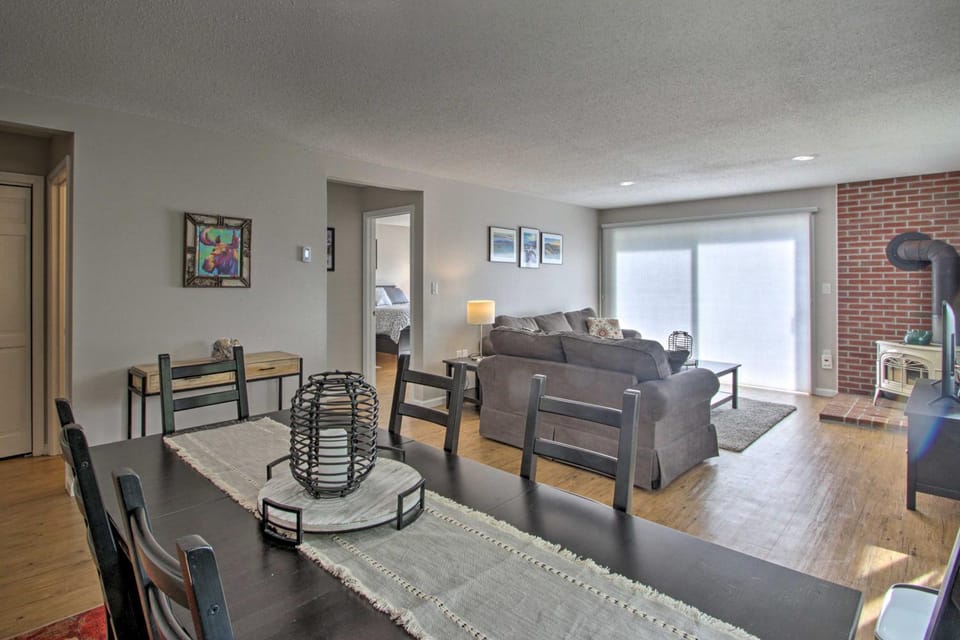 Intervale Family Retreat: Mtn View & Pool Access! House in Bartlett