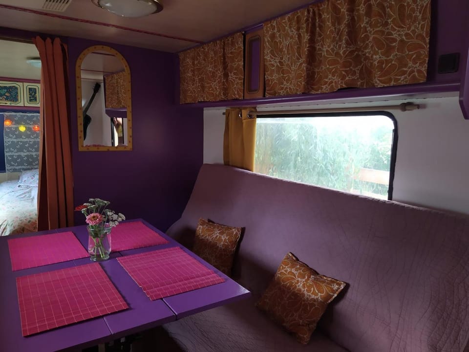 caradjango , caravane chauffée et climatisée Campground/ 
RV Resort in Auvergne-Rhône-Alpes