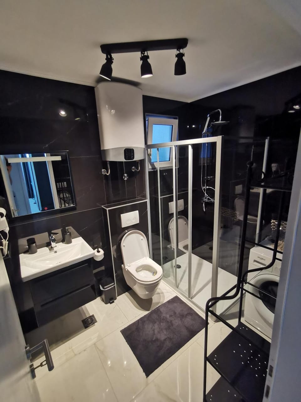 Shower, Toilet, Summer, Bathroom, On site