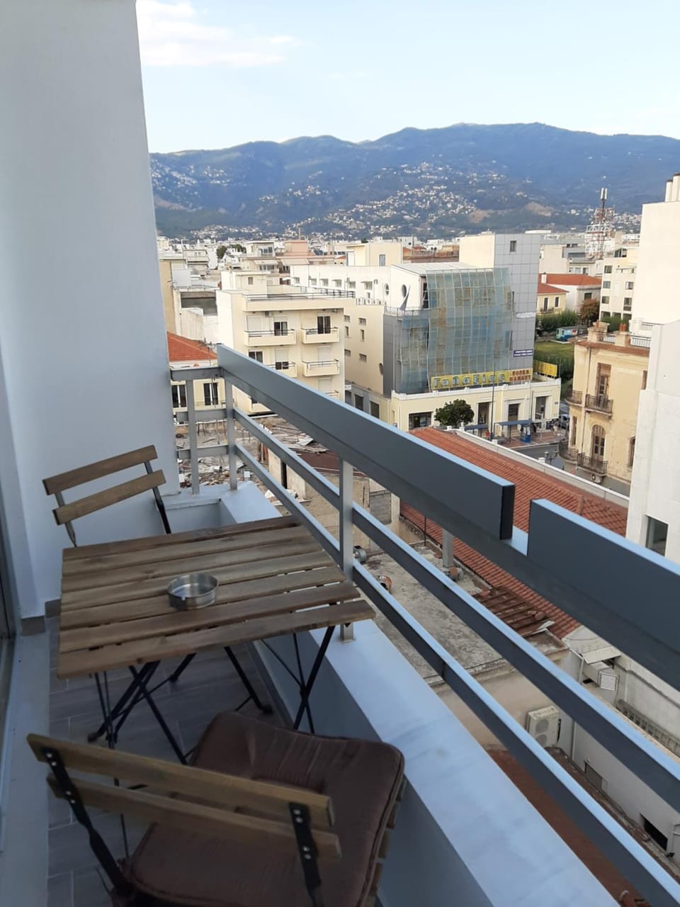 Balcony/Terrace, City view, Mountain view, Street view