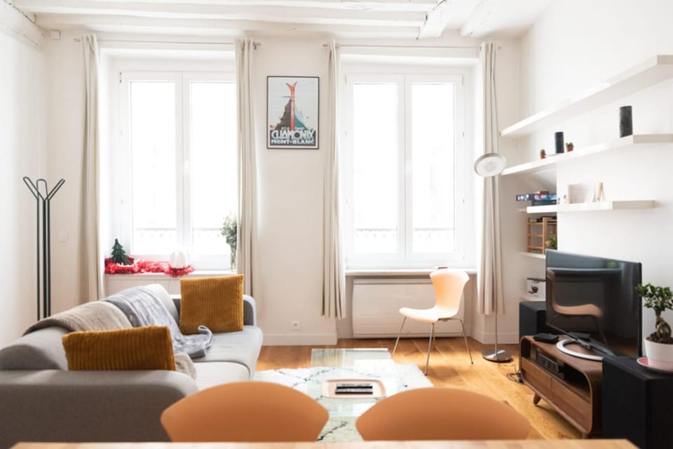 Apartment Well Located Bright And Quiet Apartment in Paris