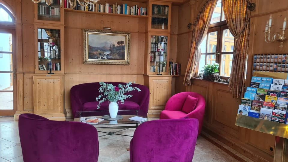Library, Lounge or bar