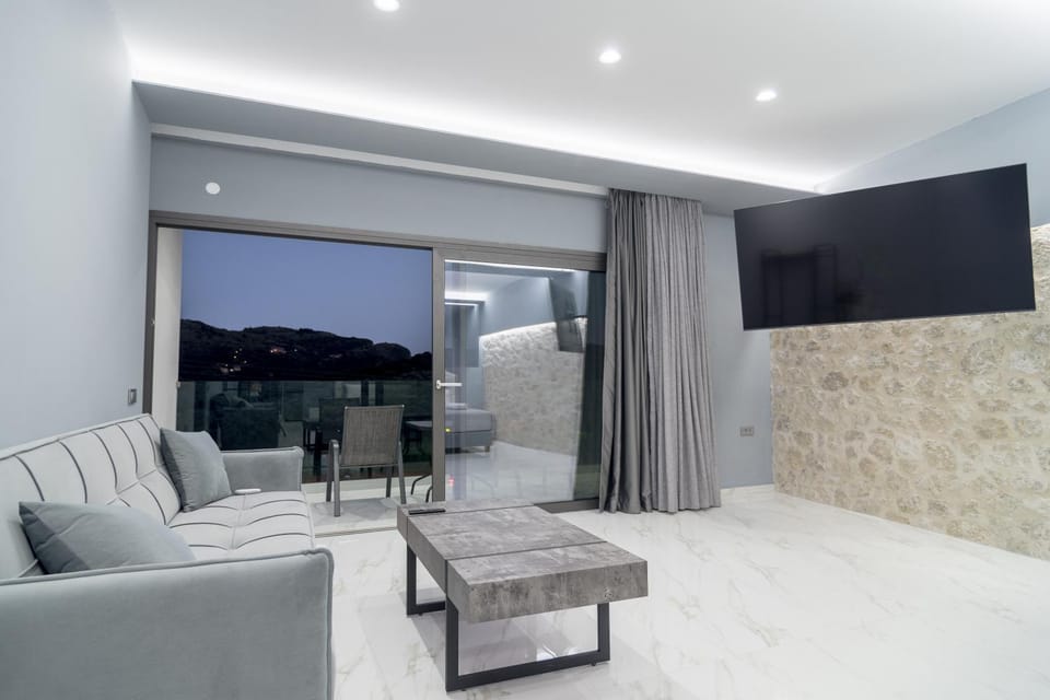 Communal lounge/ TV room, TV and multimedia, Living room, Seating area
