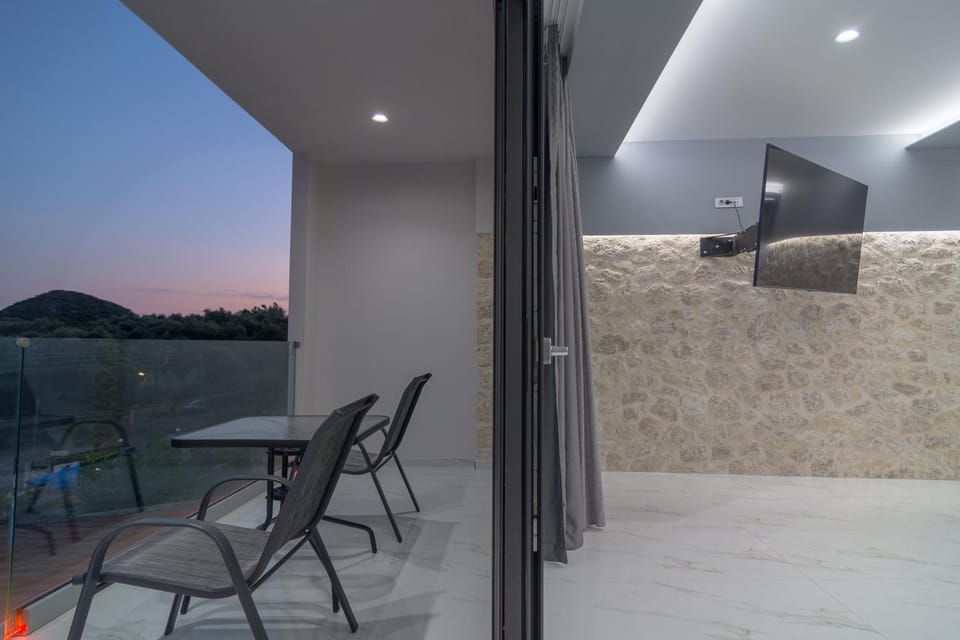 View (from property/room), Balcony/Terrace, Living room, Seating area