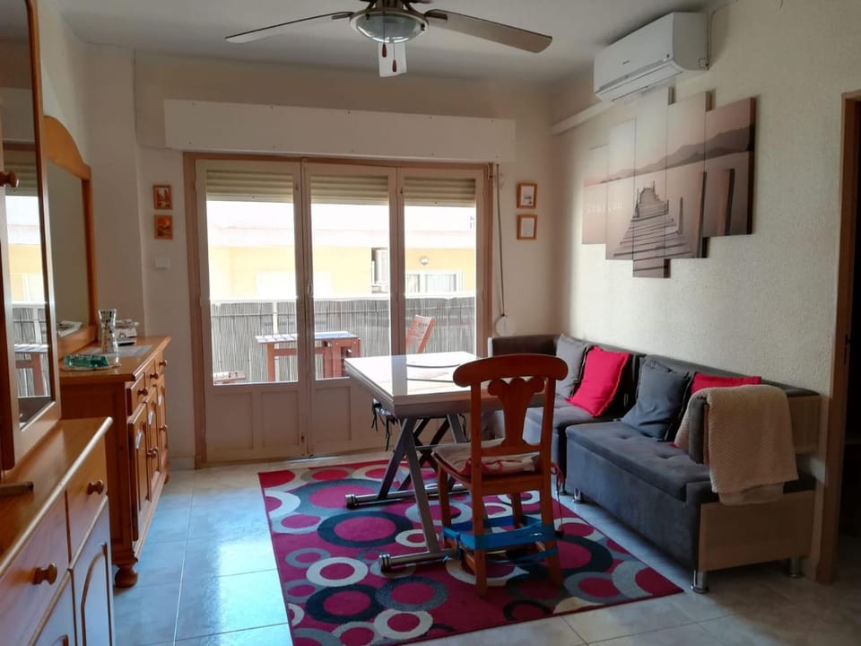 Restaurant/places to eat, Seating area