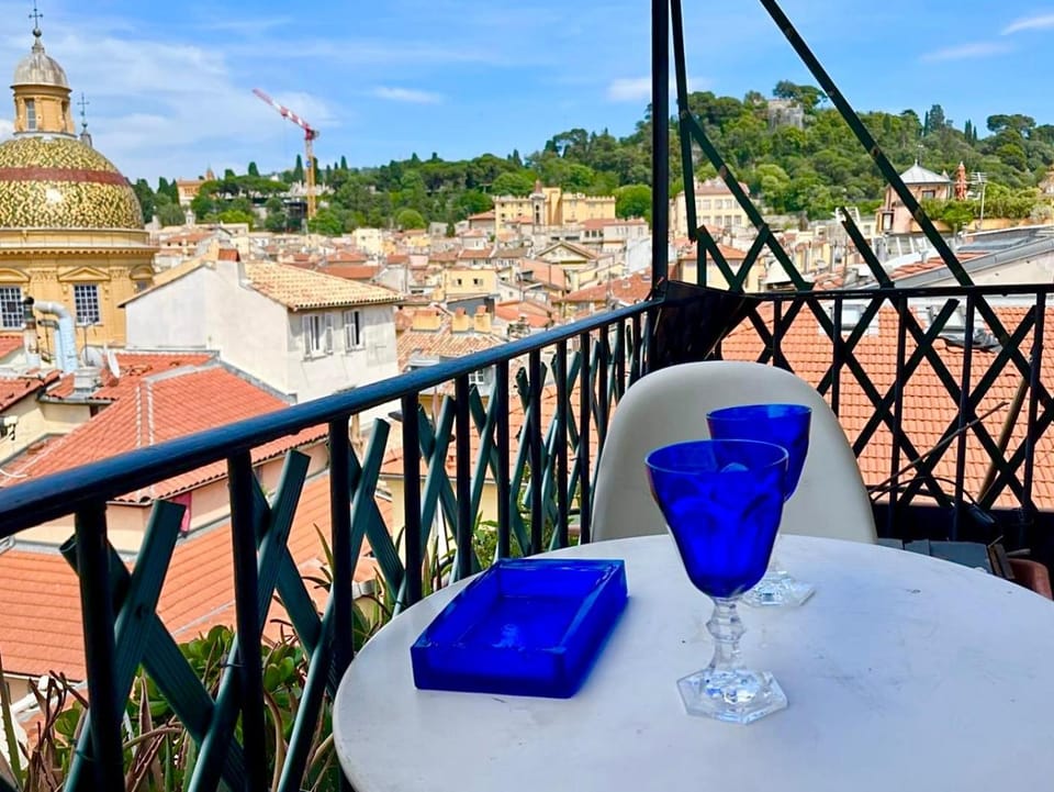 Cosy penthouse old town sea view little terraces Air conditionned Apartment in Nice