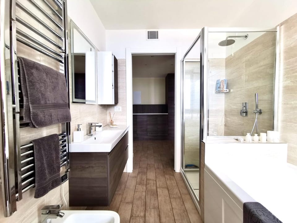 Shower, Bathroom