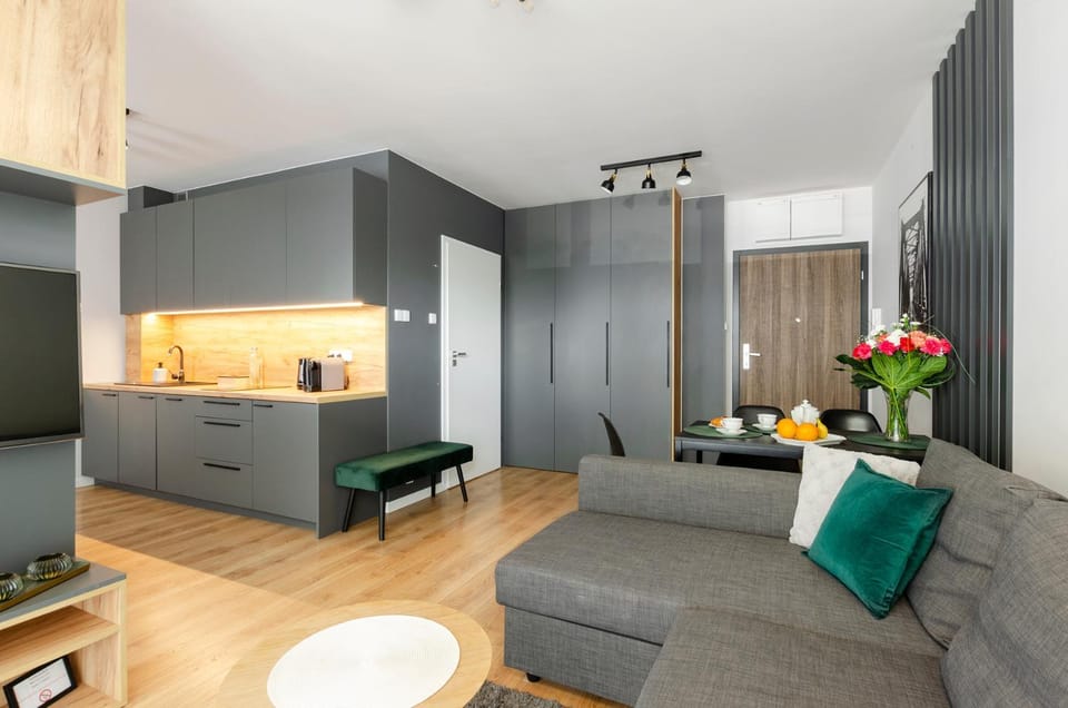 Kitchen or kitchenette, Seating area, Dining area