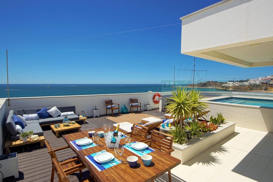Balcony/Terrace, Sea view, Swimming pool