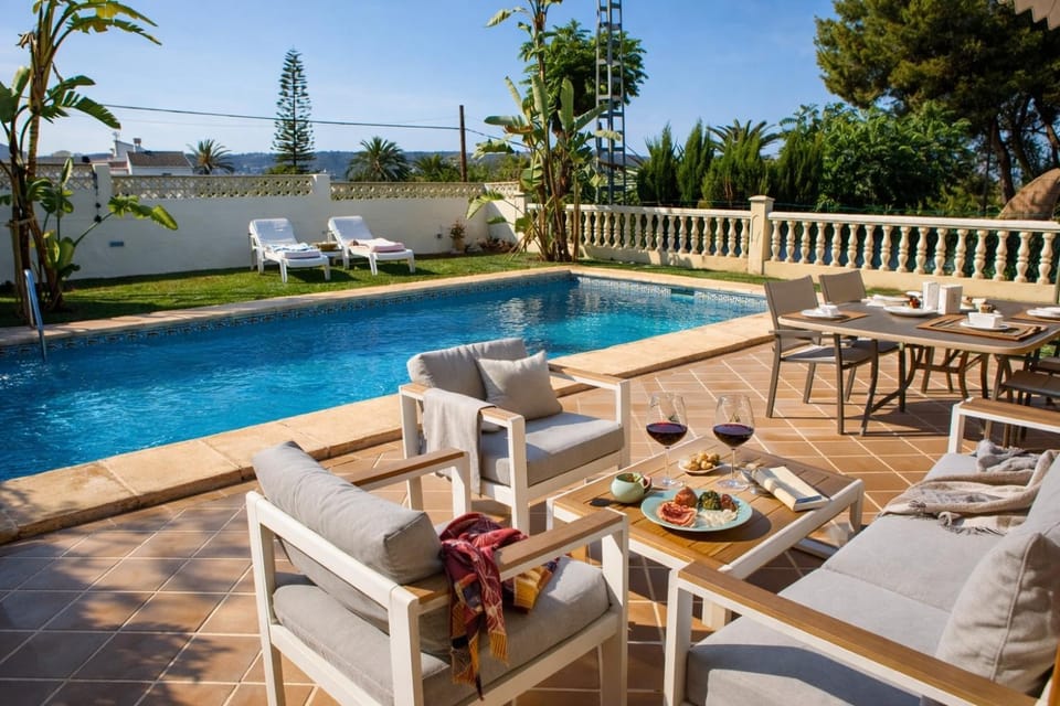 Patio, Day, Natural landscape, Garden, View (from property/room), Balcony/Terrace, Living room, Seating area, Dining area, Garden view, Pool view, Swimming pool, sunbed