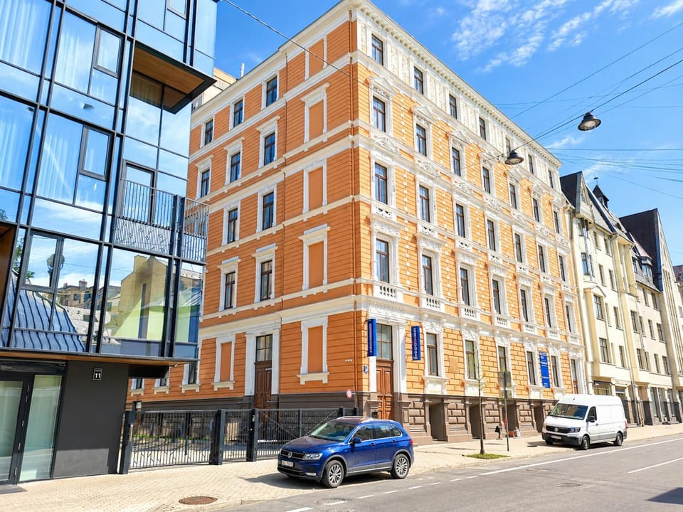 Property building, Day, Neighbourhood, Location