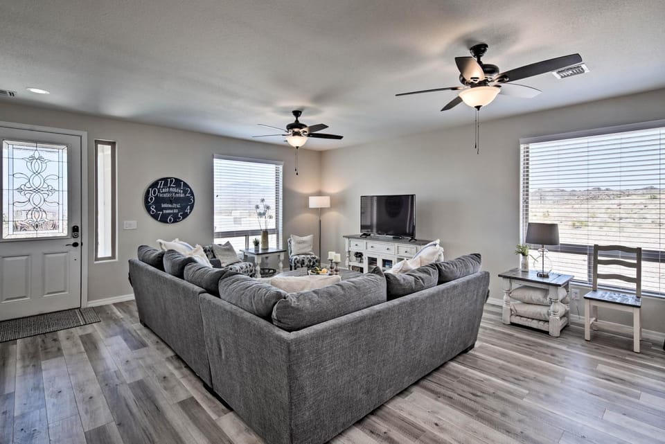 Luxe Home w/ OHV Access, 5 Mi to Lake Mohave! House in Bullhead City
