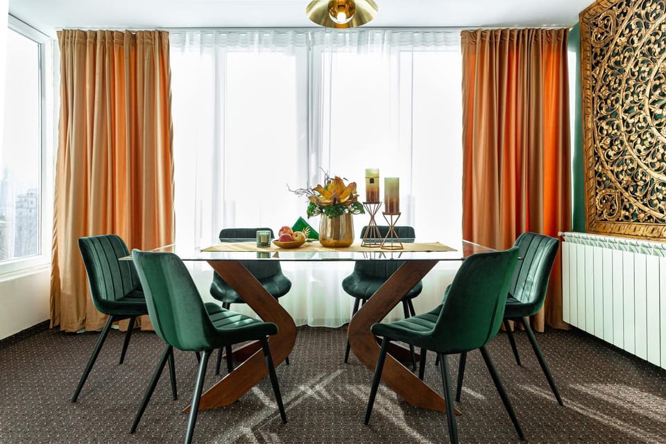 Photo of the whole room, Decorative detail, Seating area, Dining area, City view, Garden view, Landmark view